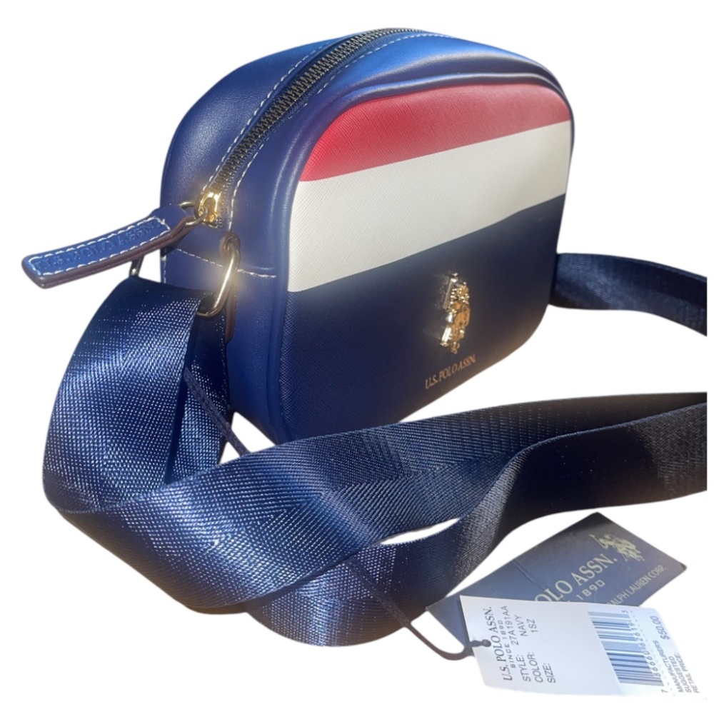 U.S. Polo Assn
Womens. Classic Signature Stripe Crossbody Bag - Picture 4 of 8